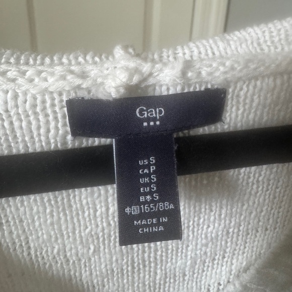 GAP white hooded sweater size small - Picture 2 of 3